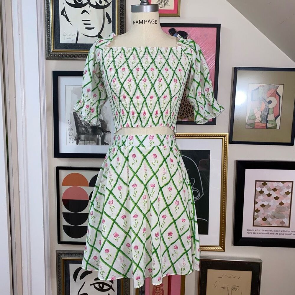 Mary Marshmallow Women’s Size Small Crop Top and Skirt Set Green 2 Piece Set - Picture 2 of 8